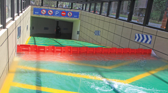 מחסומי מים למניעת הצפות לדוגמא בכניסה לחניון תת קרקעי